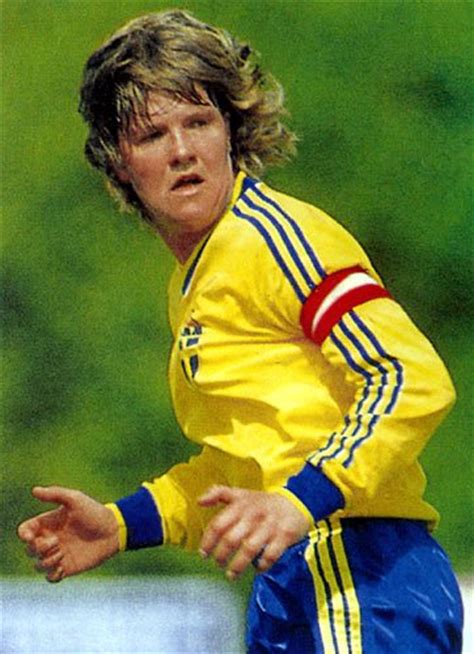 pia sundhage young